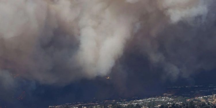 Los Angeles prepares for 50-mph Santa Ana gusts, then a round of rain