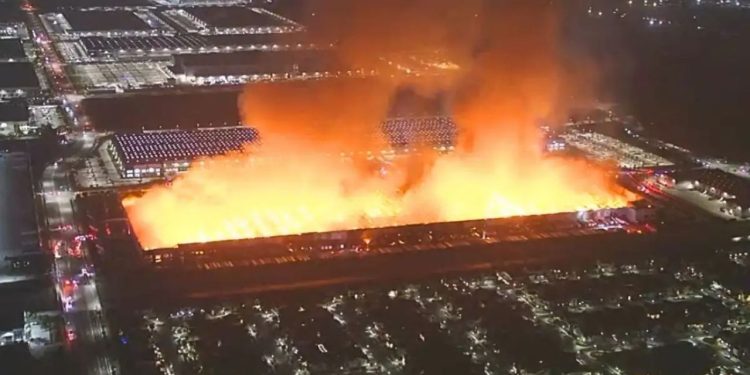 Massive Six-alarm Blaze Engulfs California Warehouse, Employee Arrested
