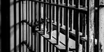 Mother and 2 brothers plead guilty to smuggling drugs into DC prison