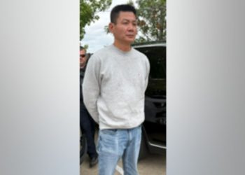 Multi-million-dollar gift card tampering ring busted in Texas; 3 taken into custody