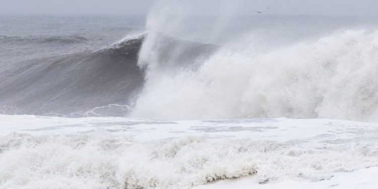 U.S. Issues Warning For Two States Preparing For Over 8 Feet Waves
